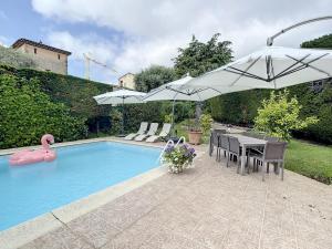 VILLA - PISCINE - STANDING- VUE MER-GOLFE JUAN