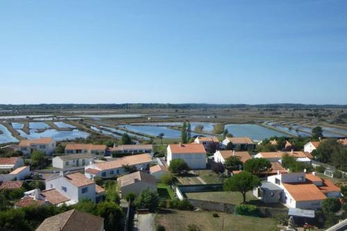 Villa plain-pied piscine chauffée proche plages