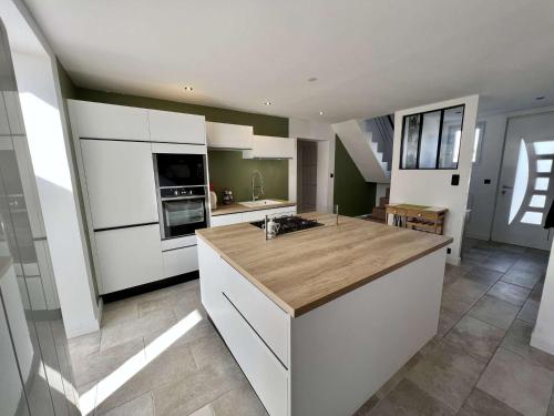 Villa Plouhinec Morbihan, 4 pièces, 6 personnes - FR-1-479-140