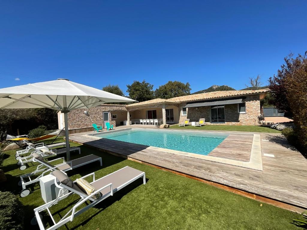Villa Poggio Rosso - Pool-House & Piscine chauffée Poggio-Rosso, 20144 Sainte-Lucie-de-Porto-Vecchio