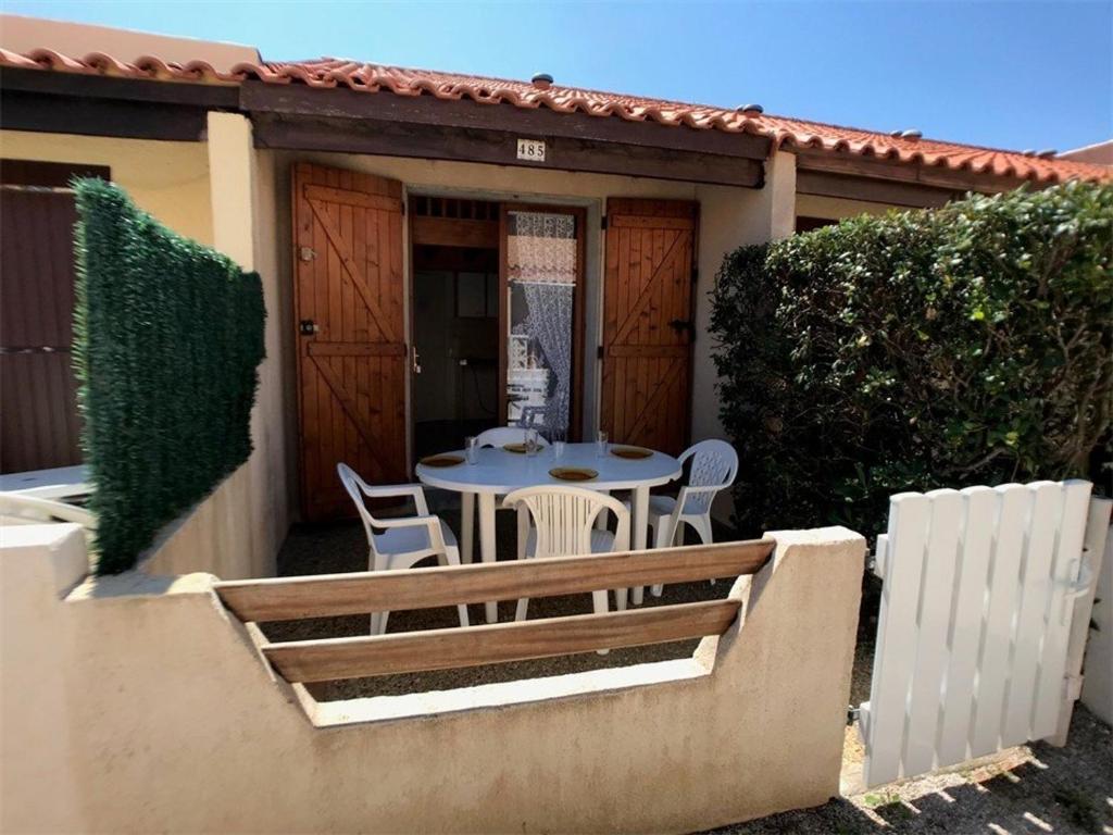 Villa Villa Port Leucate, 1 pièce, 4 personnes - FR-1-81-53 Hawai - 485 - Avenue De La Pinede 11370 Port Leucate