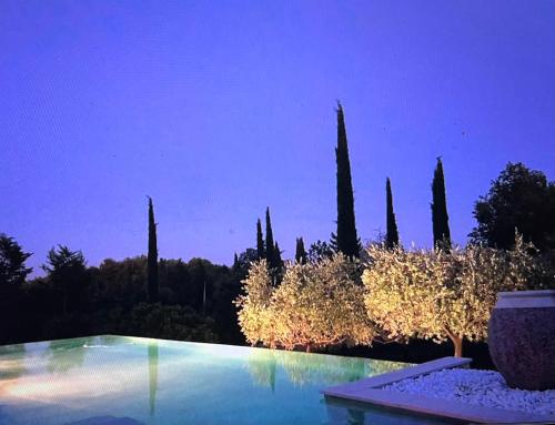 Villa Provençale - piscine à débordement