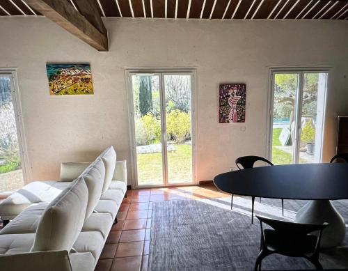 Villa Provençale - piscine à débordement