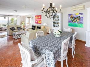 Villa Quinta Tropical - beautiful villa for 12 with private pool AC and Wifi