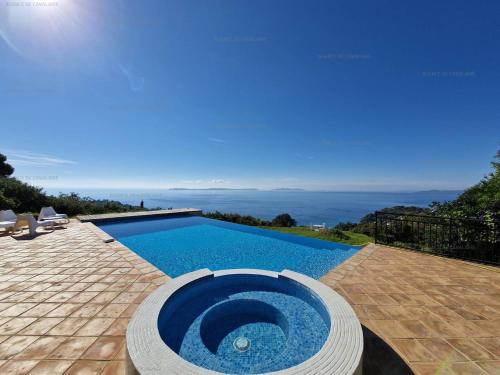 Villa Rayol-Canadel-sur-Mer, 5 pièces, 8 personnes - FR-1-100-294