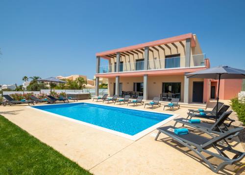 Villa Riviera