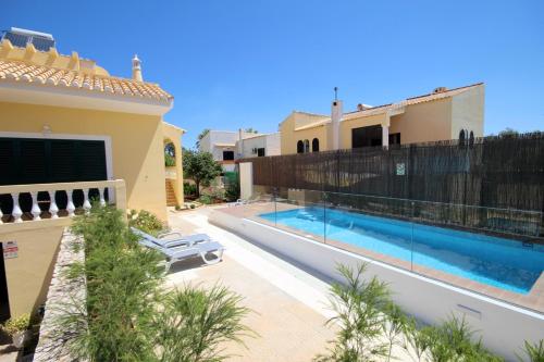 Villa Rosa B by amcf
