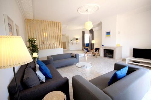 Villa Rosa B by amcf
