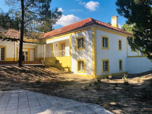 Villa Sal - Spacious, private Apartment in a Villa with pool
