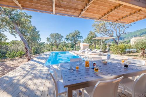 Villa Seia,Pisc Chauf,8 pers 4ch