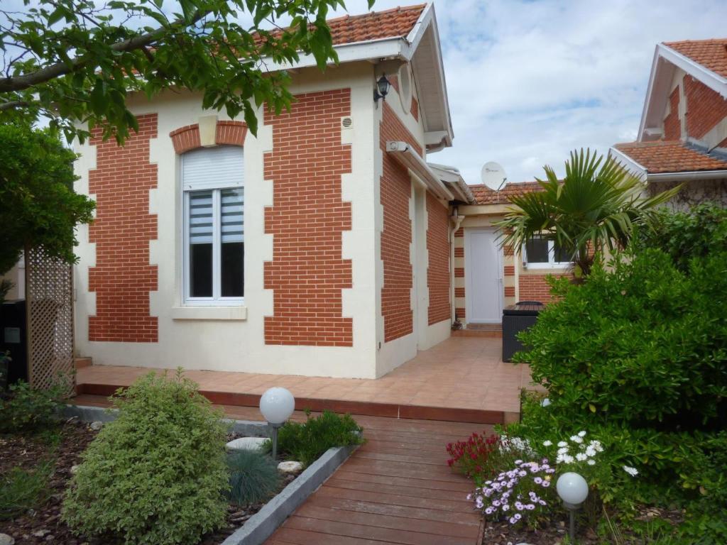 Villa Soulac-sur-Mer, 4 pièces, 6 personnes - FR-1-648-31 2 rue Pierre Curie, 33780 Soulac-sur-Mer