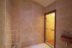 VILLA SPA PERRET-4 Étoiles-Aile Ouest 90M2-Terrasse-3Ha au pied du PARC NATUREL DU VEXIN NORMAND-À 5 Mn GIVERNY-MUSEE MONET-LA ROCHE GUYON-VILLARCEAUX-Ballades à Pied à Cheval en Vélo-Golf-OPTION HAMMAM JACUZZI FITNESS-Promo 3 Nuitées 1H de SAUNA offerte