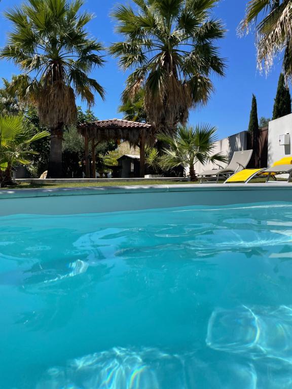 Villa spacieuse avec piscine 350m2 5 chambres terrain de 1500m2 arboré parking privé Chemin de la Lande de Rouquette, 34480 Magalas