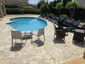 VILLA SPACIEUSE, CLIMATISATION, PISCINE, JARDIN PAYSAGE, PROCHE MER