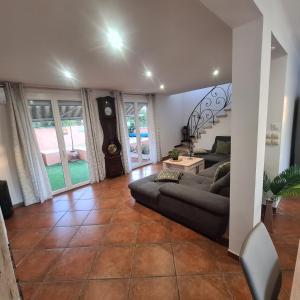 Villa standing 10 personnes piscine/ pinède