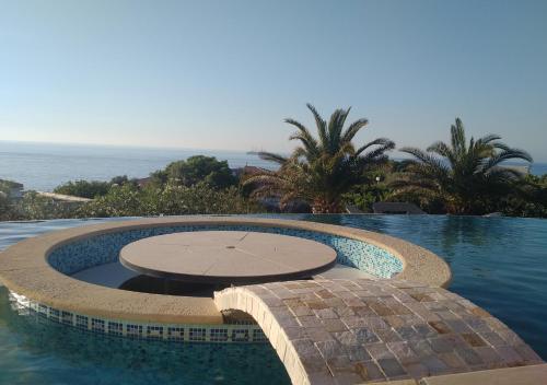villa standing pied dans l'eau