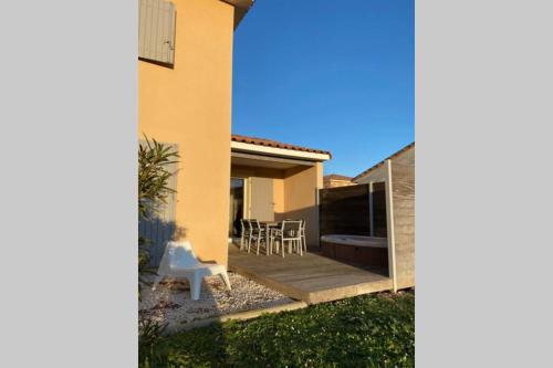 Villa T3 piscine jaccuzi privatif