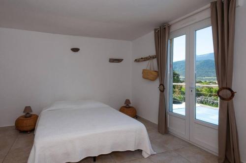 Villa terra vigna à Figari - Vue exceptionnelle sur les montagnes