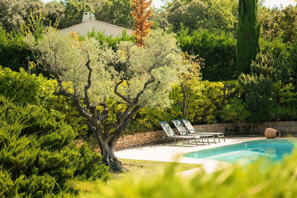 Villa Tessa for 14 people with private pool sauna and gym close to Aix en Provence Route de Saint-Cannat CD18, 13840 Rognes