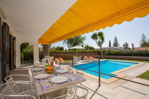 Villa Tupi by Villa Plus