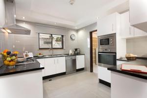 Villa Tupi by Villa Plus