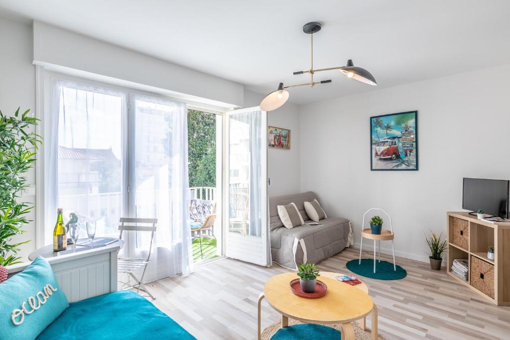 Villa Tupi by Villa Plus