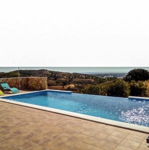 Villa Villa Vale Grande Faz Fato Lat: 37.248999 - Long: 7.592395 8800-051 Carvalhal Algarve