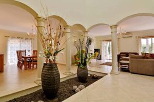 Villa Varandas Do Lago - 5 Bedroom villa - Stunning pool area - Table tennis