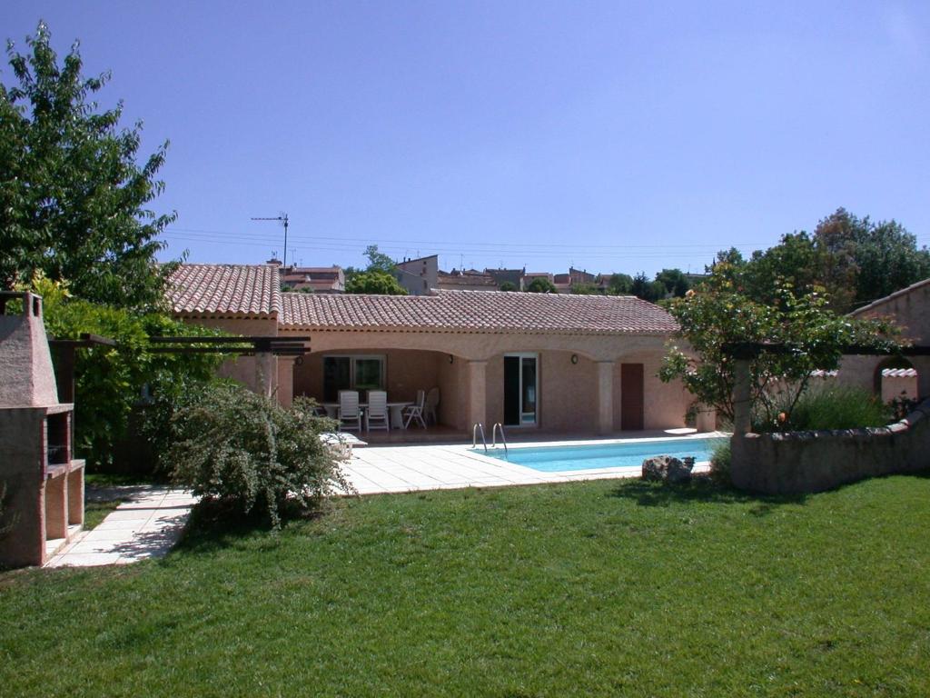 Villa Villa with air conditioning and private pool 1 km from Saint Paul en Foret and 35 km from the sea  83440 Saint-Paul-en-Forêt