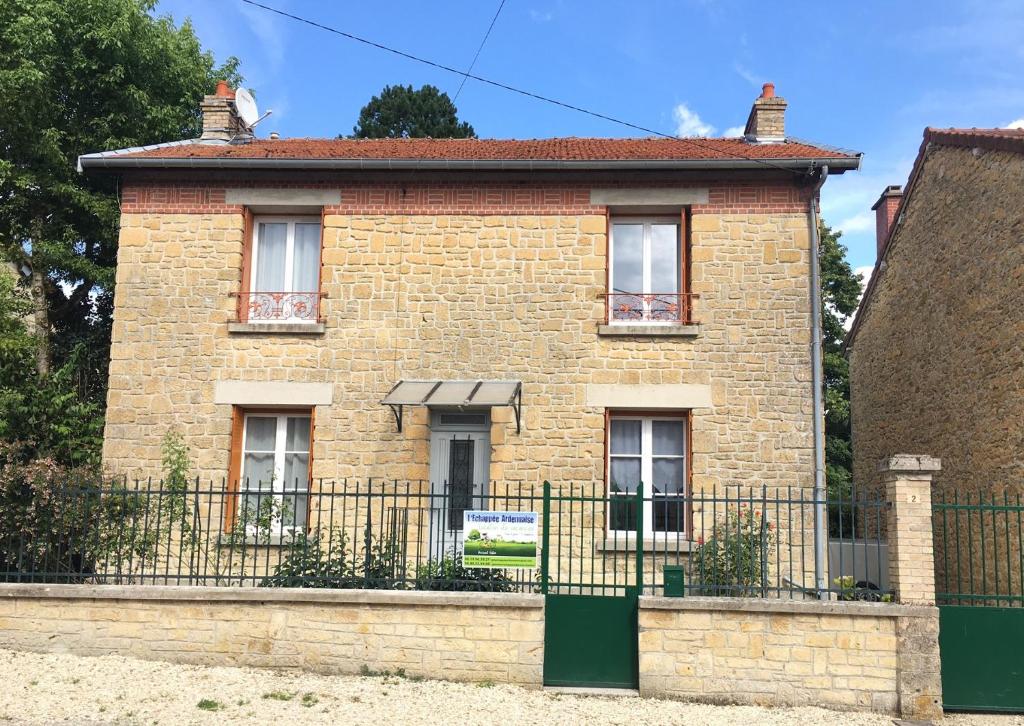 Villa with air conditioning and private pool 1 km from Saint Paul en Foret and 35 km from the sea 83440 Saint-Paul-en-Forêt