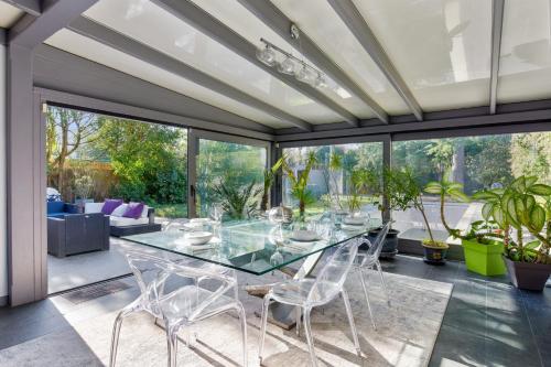 Villa with pool and hammam in La Celle-St-Cloud - Welkeys