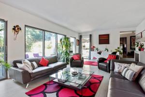 Villa with pool and hammam in La Celle-St-Cloud - Welkeys