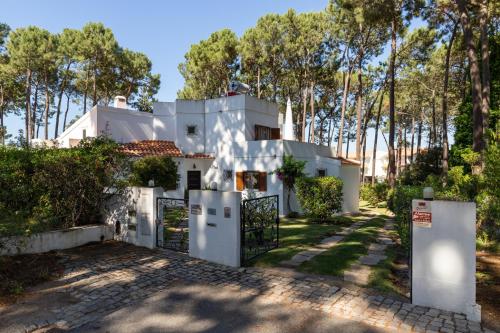 Villa with pool and large garden