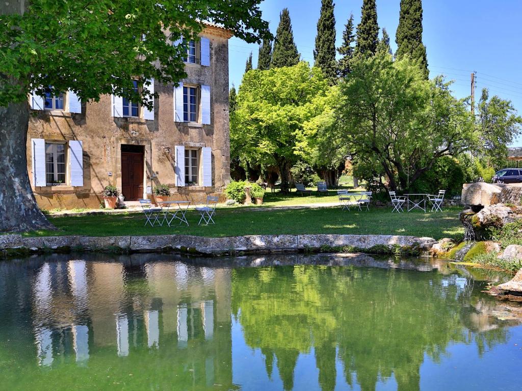 Villa with pool in Provence -Villa Romantique sleeps up to 12+4 in optional gite
