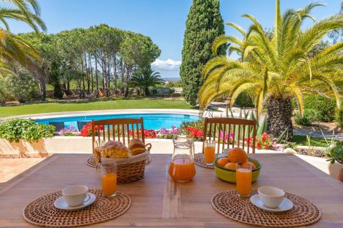 Villa with private pool and garden in Carvoeiro