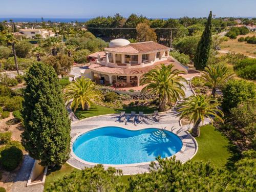 Villa with private pool and garden in Carvoeiro