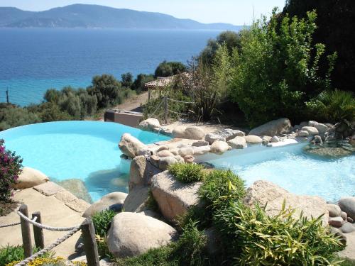 Villas Valinco San Martinu Corse du Sud - vue et proche mer - piscines privées