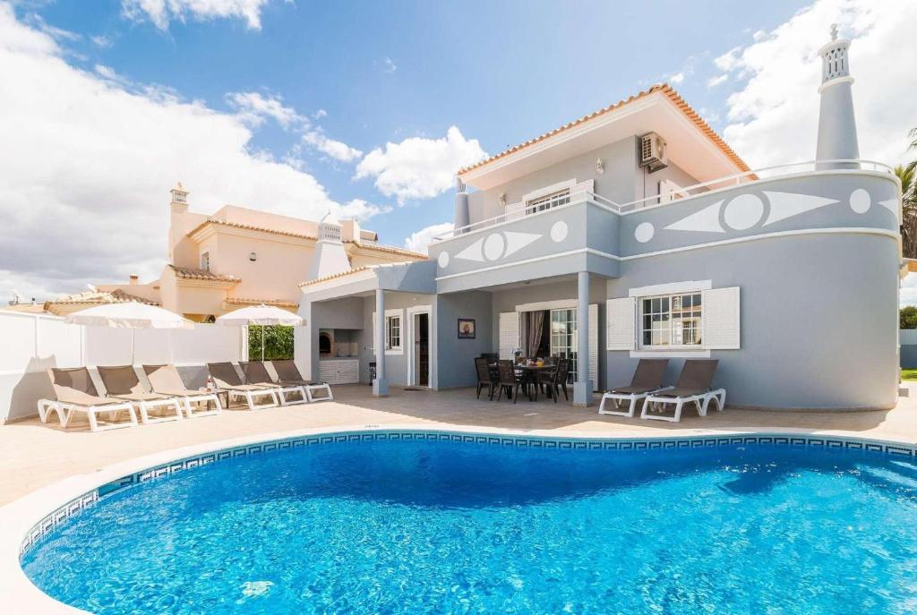 Villa Vivenda Silva  8200-385 Albufeira