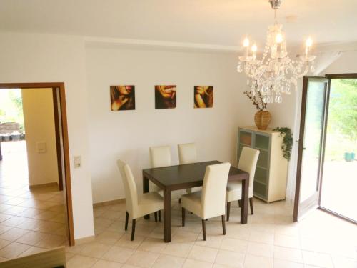 Appartement Villa Waldallee - Ferienwohnung (holidayhome) 84qm 12 Waldallee Eppstein