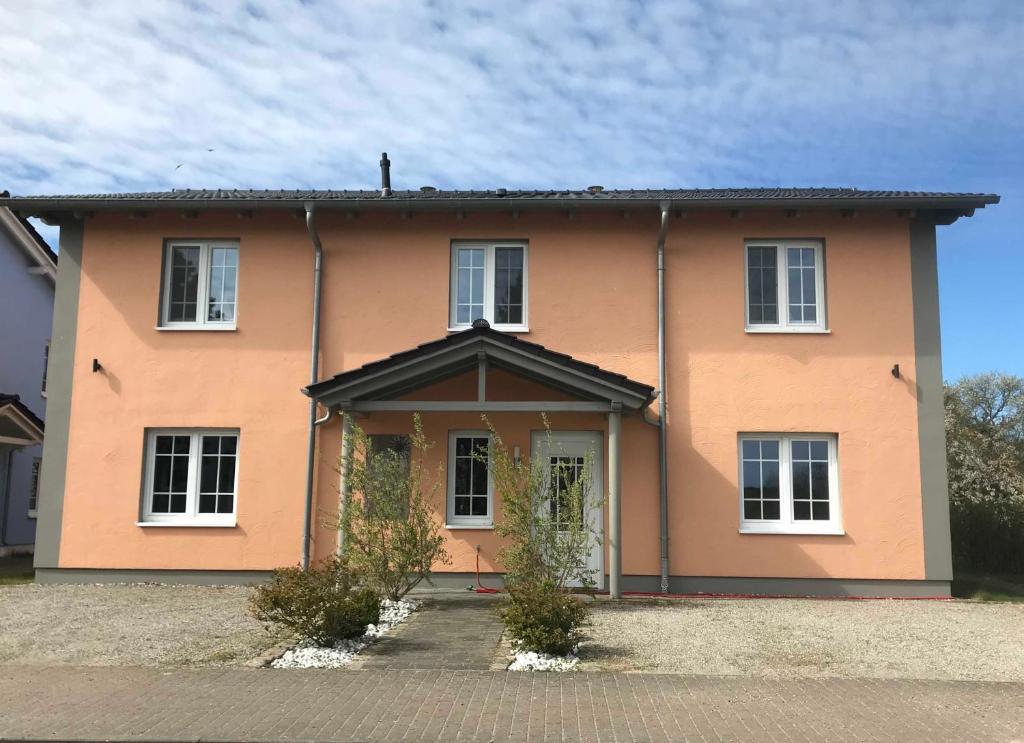 Appartements Villa Westwind Hauptstrasse 58, 18586 Thiessow