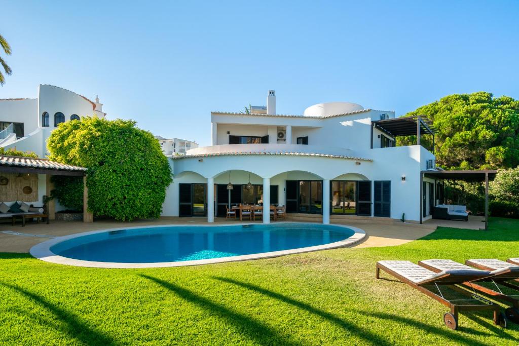 Villa WHome Luxury Private Family Villa w/ S-Pool AC & Parking 14 Rua Marcos Algarve 8500-001 Portimão