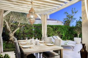 Villa WHome | Prime Hideaway Luxury Villa Rua da Inglaterra Lote 3.10/6.2 8125-501 Quarteira Algarve