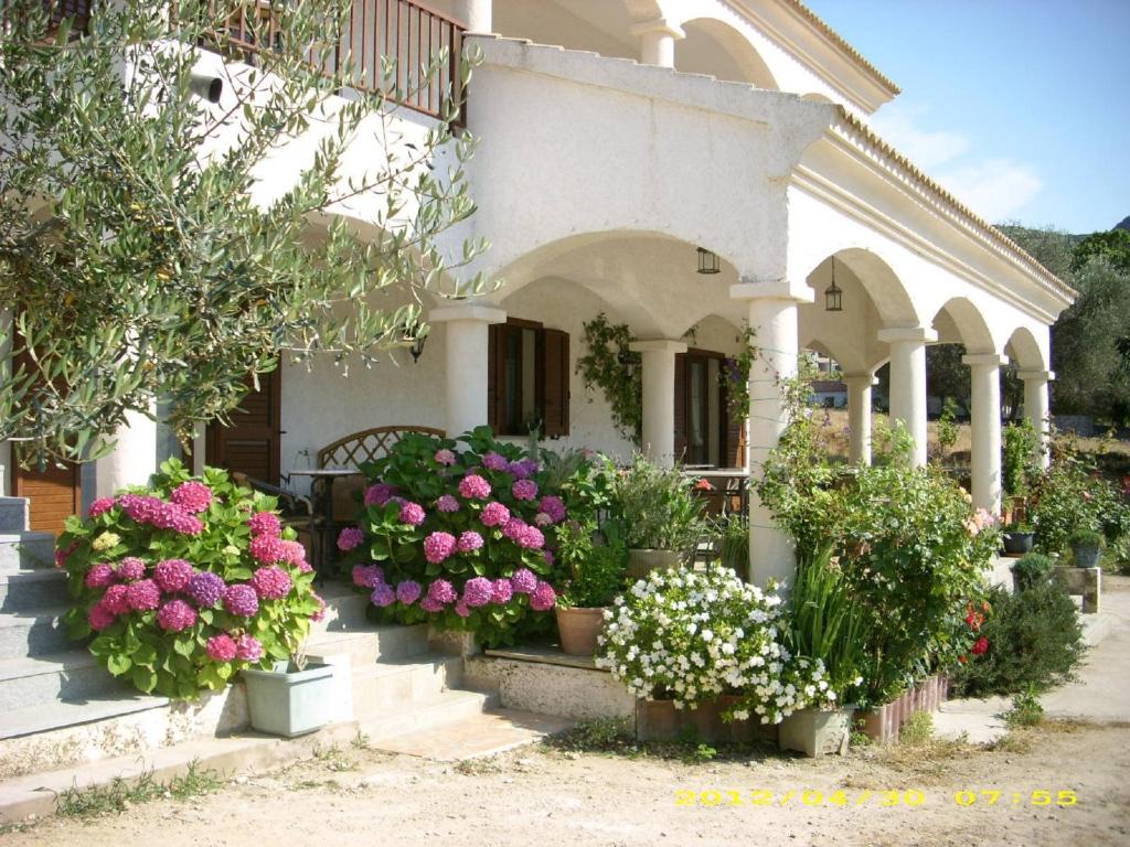 Winemaker’s House with pool near the sea 34480 Saint-Geniès-de-Fontedit