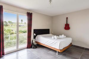 Wonderful and quiet villa with large garden and pool in Nice - Welkeys