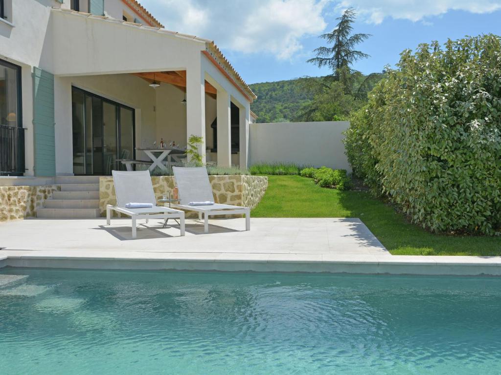 Villa Wonderful Villa in Malauc ne with Swimming Pool  84340 Malaucène