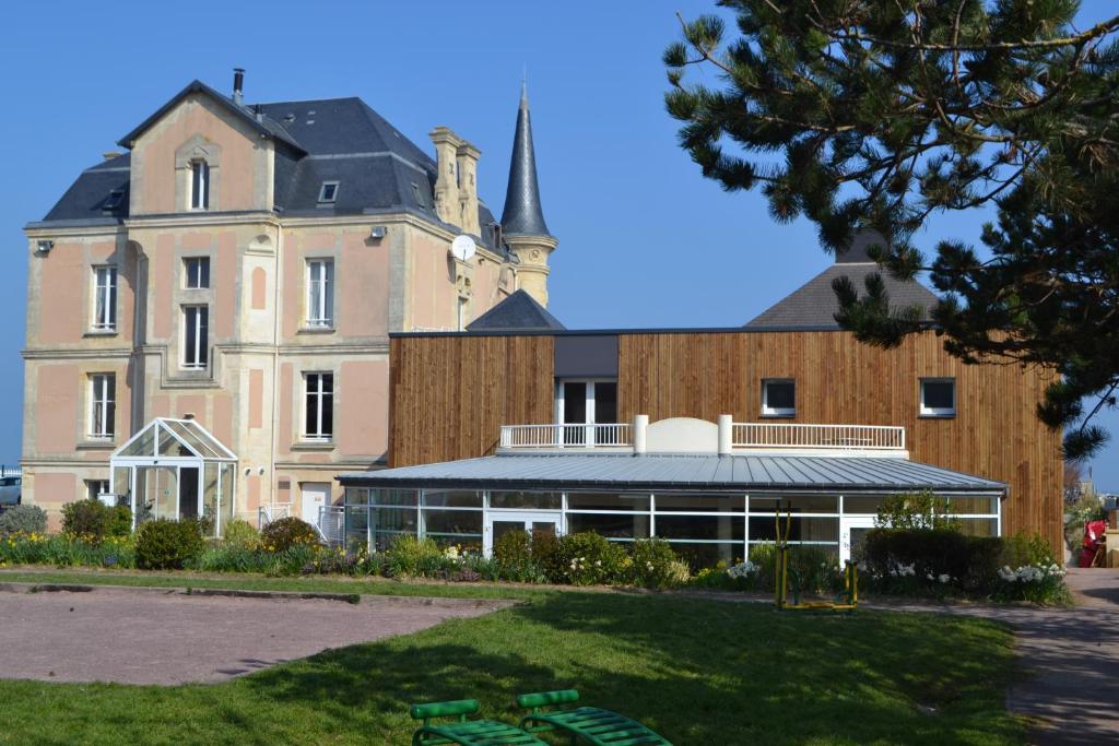 Village vacances Châlets Les Tourelles rue de la Marine 14960 Asnelles