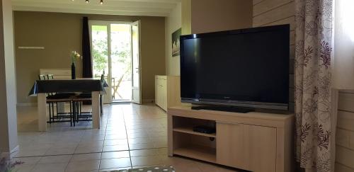 Cottage privatif avec terrasse - bord de lac et forêt