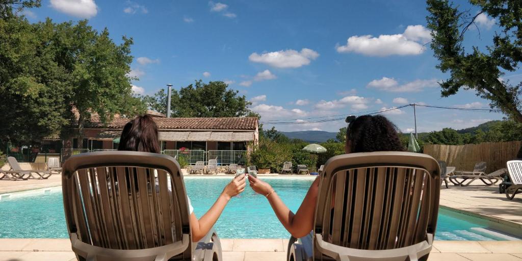 Domaine Les Chênes Blancs Route de Gargas, 84490 Saint-Saturnin-lès-Apt