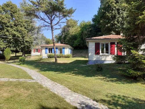 Maison de vacances village vacances Gardes le Pontaroux 27 route de la piscine Gardes-le-Pontaroux
