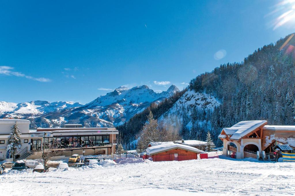 L'Ouka Centre station, 04400 Pra-Loup